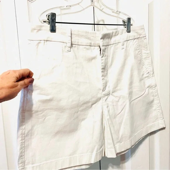 Gloria Vanderbilt-NWT-White Women's Bermuda Shorts-Women’s-Size 12 - Picture 2 of 13